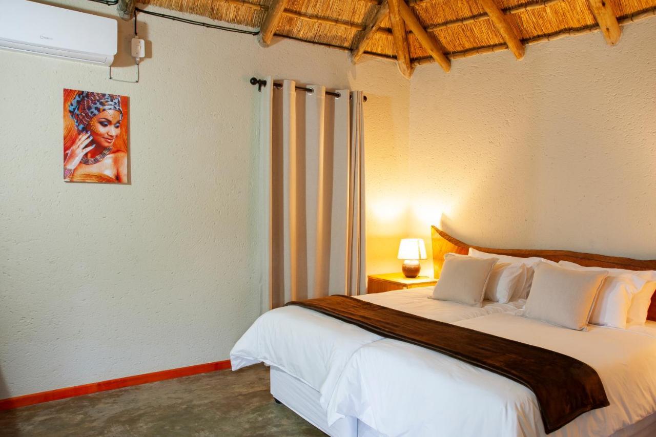 Bongan Safari Lodge Mbabat Exteriör bild