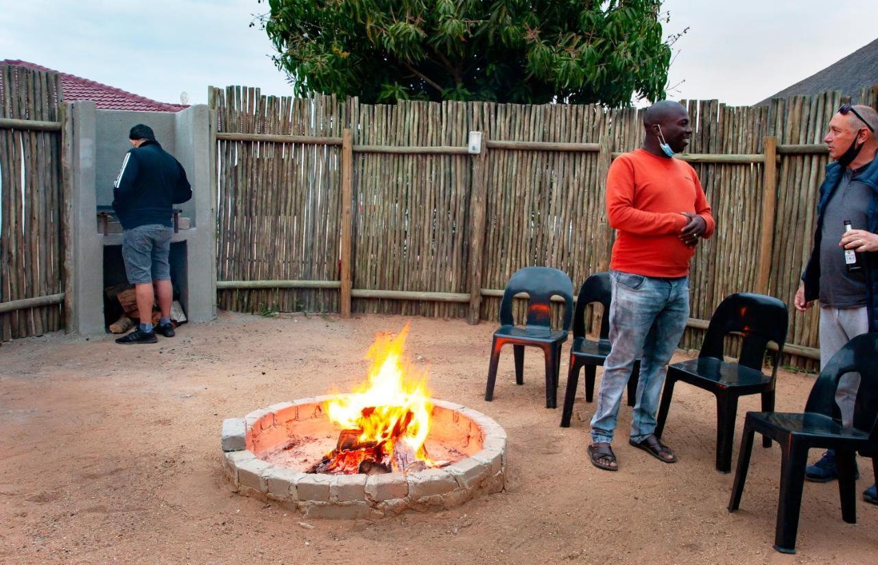 Bongan Safari Lodge Mbabat Exteriör bild